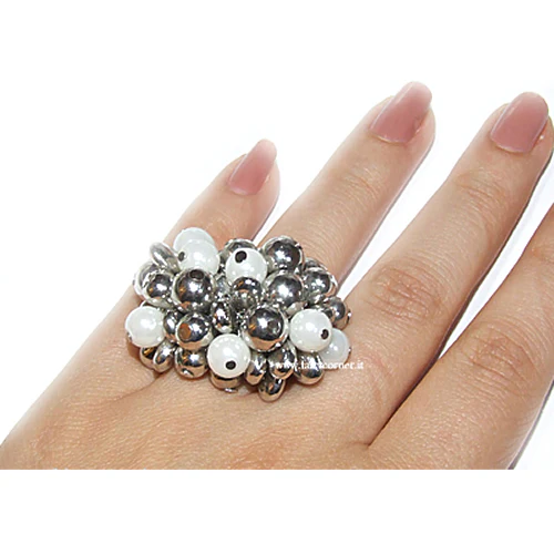 Anello donna POUFF tono argento con perle bianche – regolabile - immagine 4